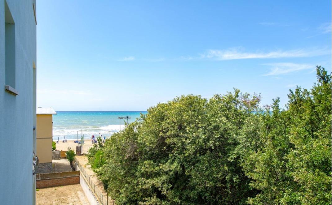 Hotel Aurora San Vincenzo Exteriör bild