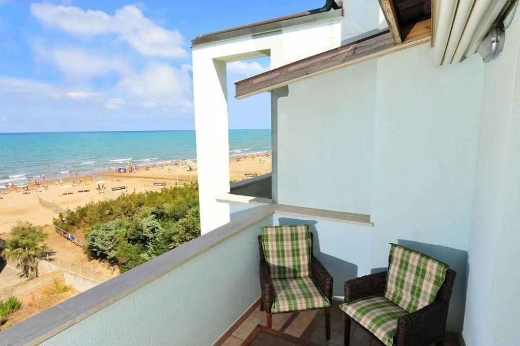 Hotel Aurora San Vincenzo Exteriör bild