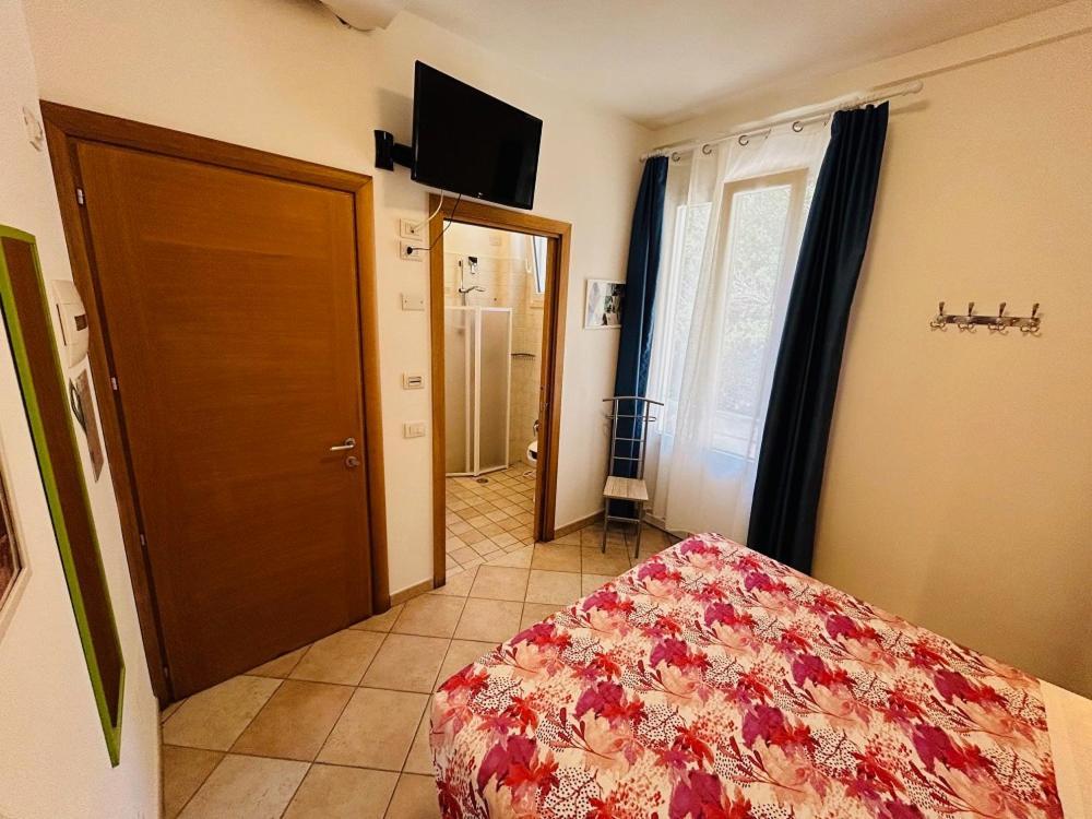 Hotel Aurora San Vincenzo Exteriör bild