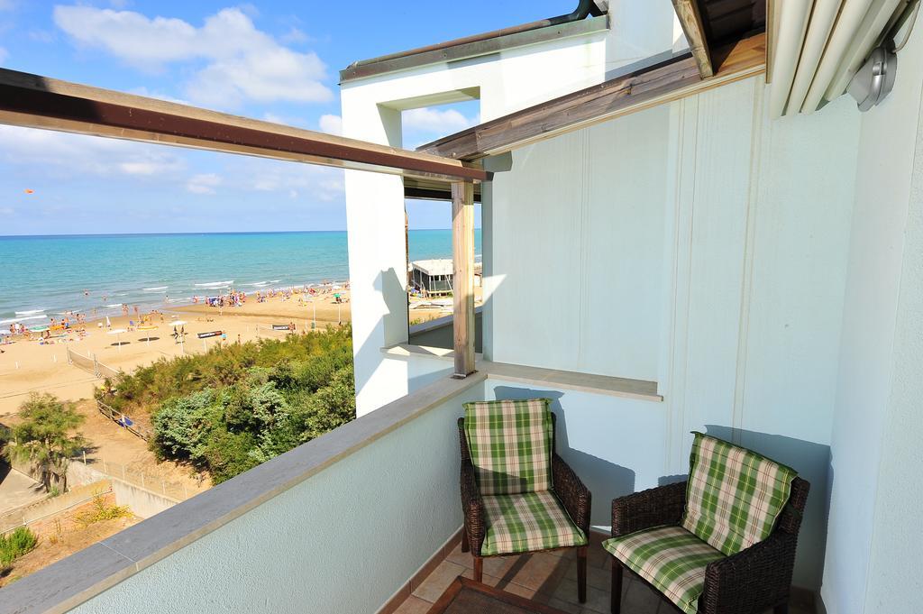 Hotel Aurora San Vincenzo Exteriör bild