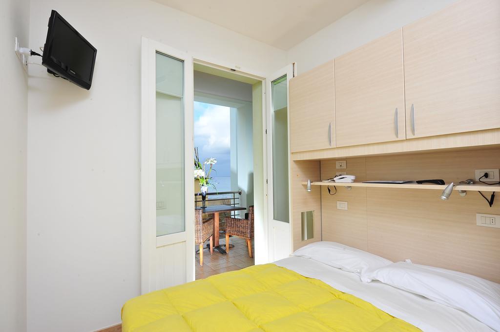 Hotel Aurora San Vincenzo Rum bild
