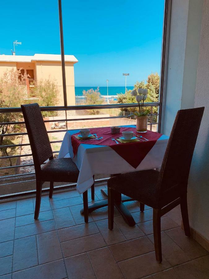 Hotel Aurora San Vincenzo Exteriör bild